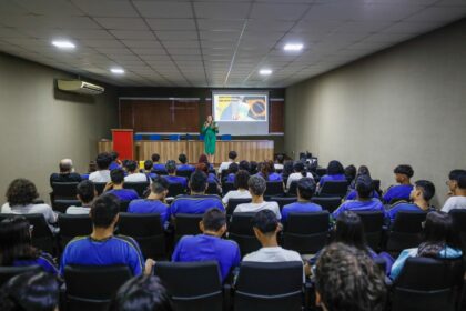Escola do Legislativo da Aleam inicia Programa Parlamento Jovem 2025