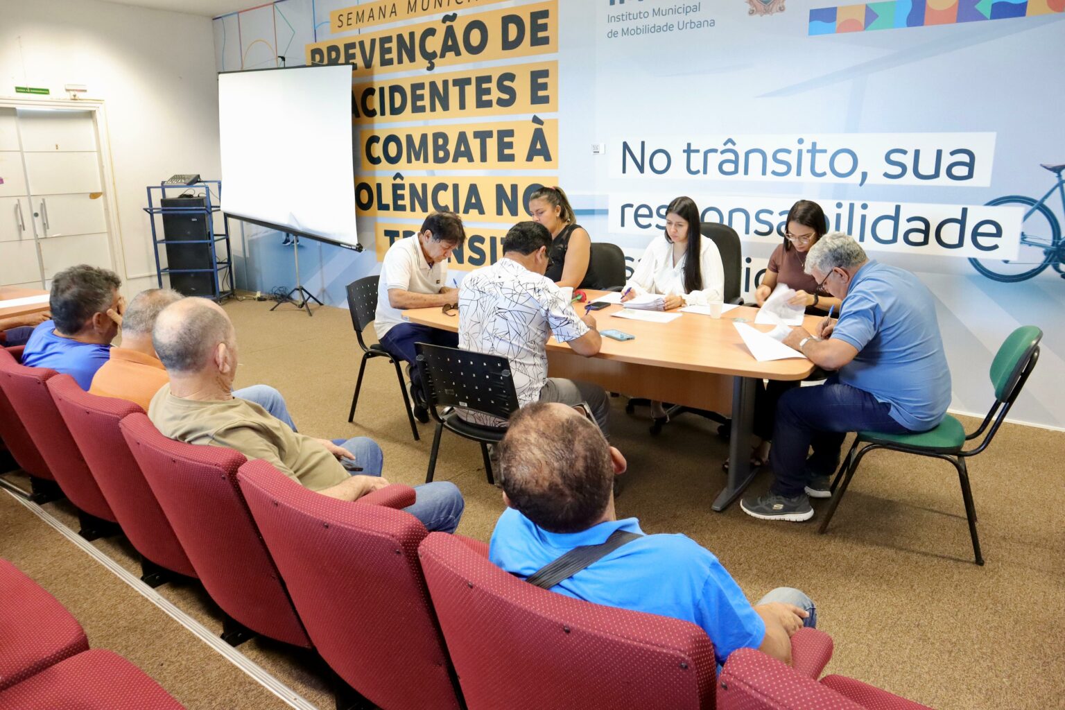 Prefeitura inicia fase de assinatura de contratos do sistema de transporte complementar