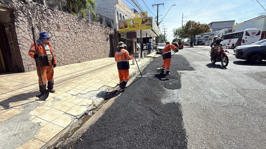 Bairro Cachoeirinha recebe obras intensivas de asfalto e moradores aprovam trabalho da Prefeitura de Manaus