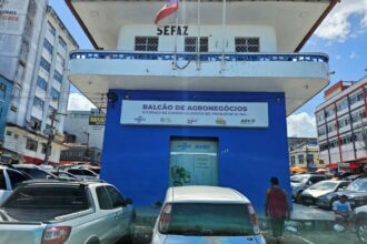 No Centro de Manaus, Idam oferece atendimento a agricultores e pescadores no Balcão de Agronegócios