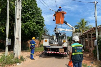 Fiscalização de novas luminárias na Nações Indígenas, no Tarumã