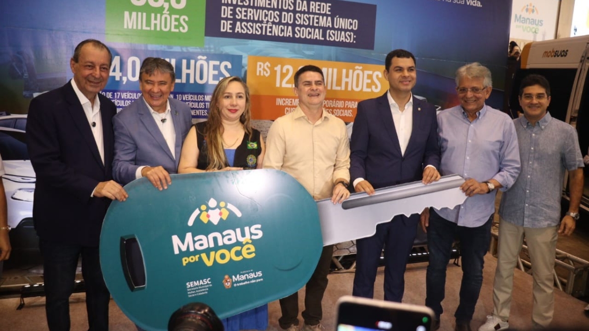 Jander Lobato participa do lançamento do programa ‘Manaus por Você’ com entrega de veículos para assistência social