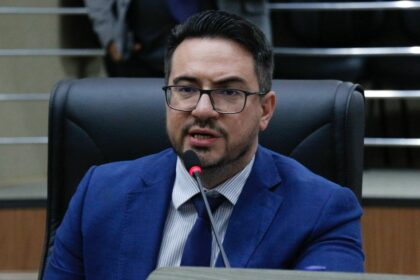 Justiça atende novo recurso de Rodrigo Guedes e libera pagamento em dinheiro no transporte coletivo em Manaus