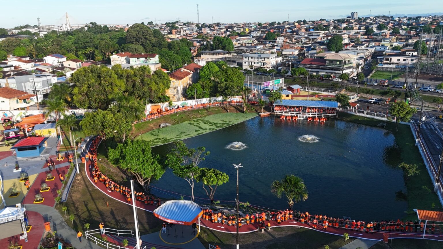 Lagoa da Compensa atrai milhares de visitantes