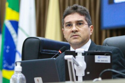 Lei sobre uso de contêineres é sancionada após aprovação na Câmara Municipal de Manaus