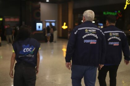 Mário César Filho e Procon-AM autuam parque infantil em shopping por tratamento desigual a famílias com crianças autistas