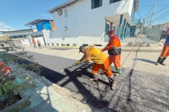 ‘Plano de Verão’ da Prefeitura de Manaus chega ao bairro Jorge Teixeira 3ª etapa com ações simultâneas de recuperação viária
