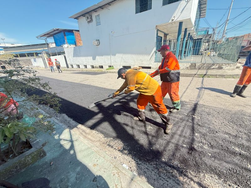 ‘Plano de Verão’ da Prefeitura de Manaus chega ao bairro Jorge Teixeira 3ª etapa com ações simultâneas de recuperação viária