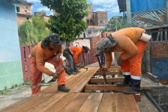 Prefeitura de Manaus entrega ponte de 140 metros de extensão e transforma realidade de moradores da comunidade Baixada da Alegria
