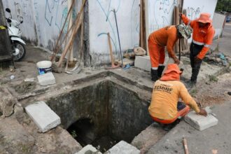 Prefeitura de Manaus realiza manutenção em caixa coletora no bairro Cidade Nova