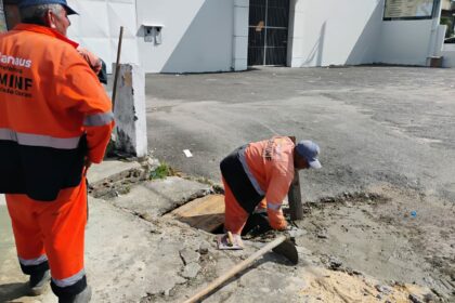 Prefeitura de Manaus recupera dissipador e tampa de caixa coletora na avenida Desembargador João Machado