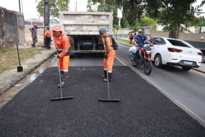 Manutenção asfáltica na rua José Romão, no bairro São José