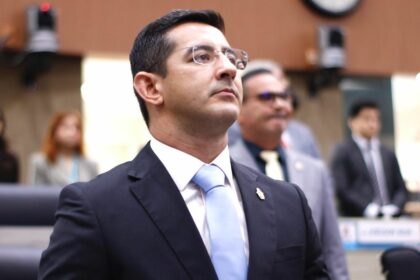 Pedido do vereador Saimon Bessa resulta em reparo de cratera no Parque das Laranjeiras