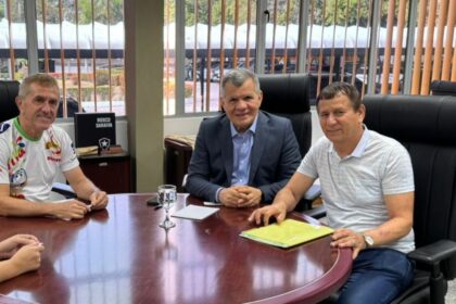 Roberto Sabino visita superintendente da Suframa, Bosco Saraiva, para discutir ações de melhorias para Manaus