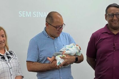 Rosivaldo Cordovil visita maternidade em Manaus e reforça compromisso com a saúde materno-infantil