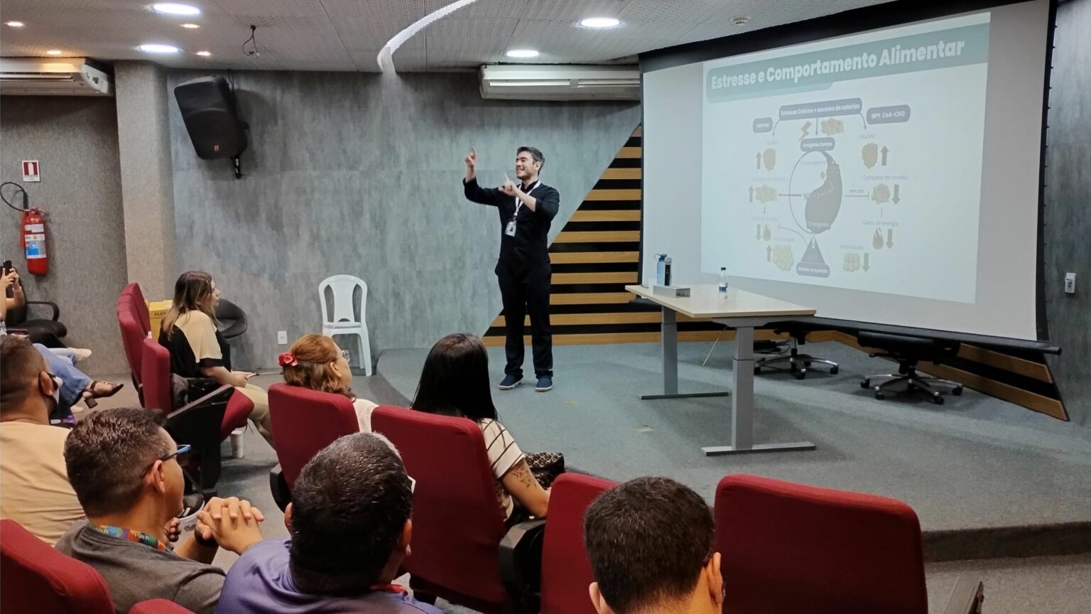 Prefeitura qualifica profissionais de Educação Física para atenção a usuários obesos e pós-bariátricos