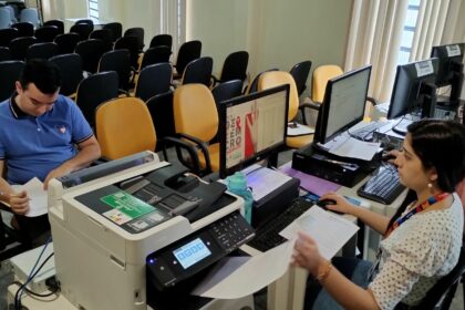 Prefeitura nomeia 12 condutores de ambulância aprovados no concurso público da Semsa