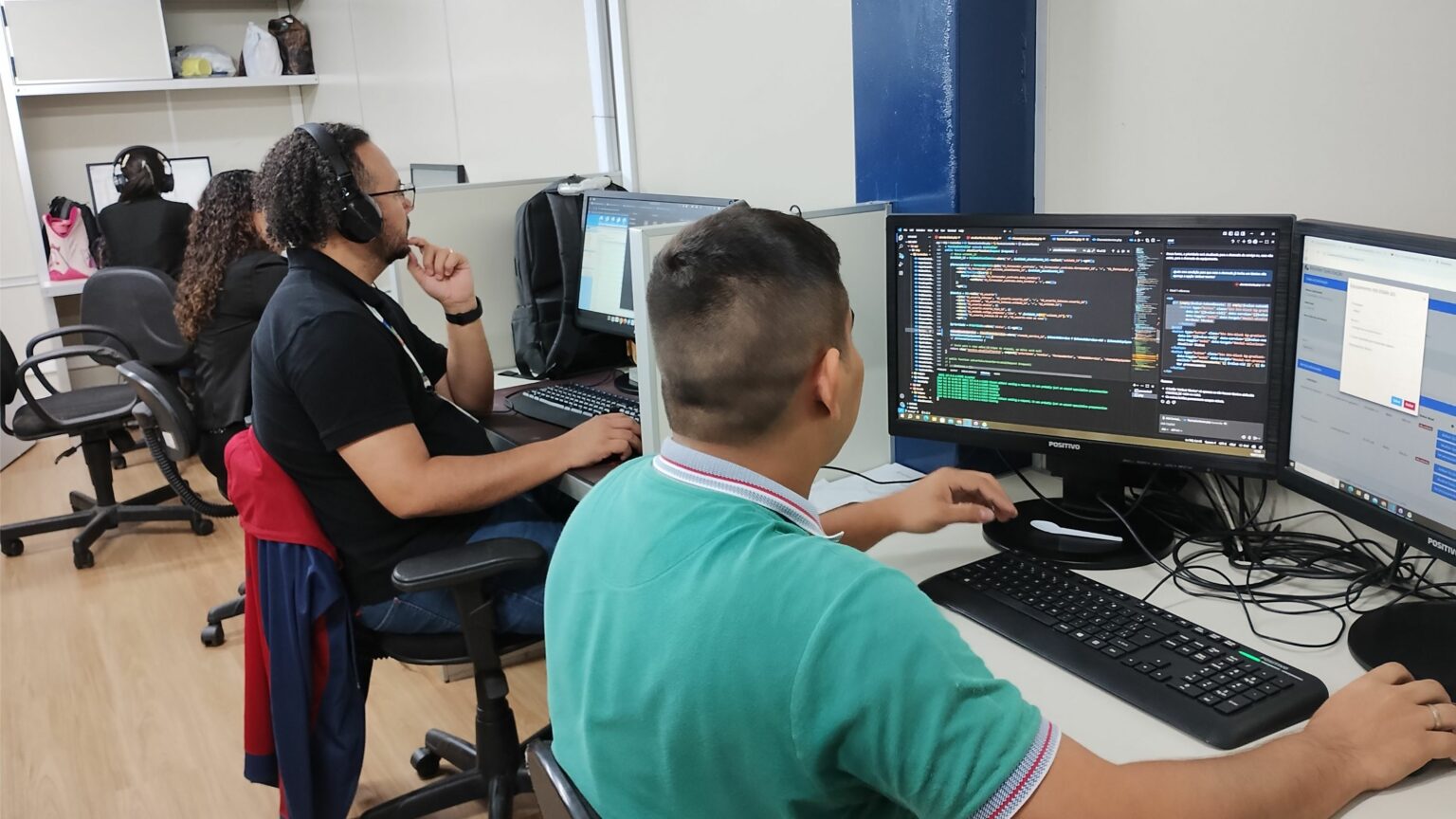 Prefeitura nomeia programadores de computador aprovados no concurso público da Semsa