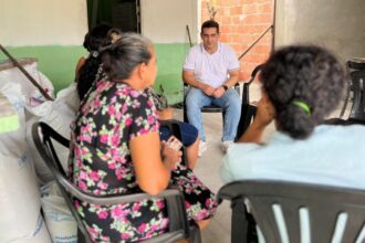 Saimon Bessa reforça compromisso com moradores do Lago Azul, na zona norte de Manaus