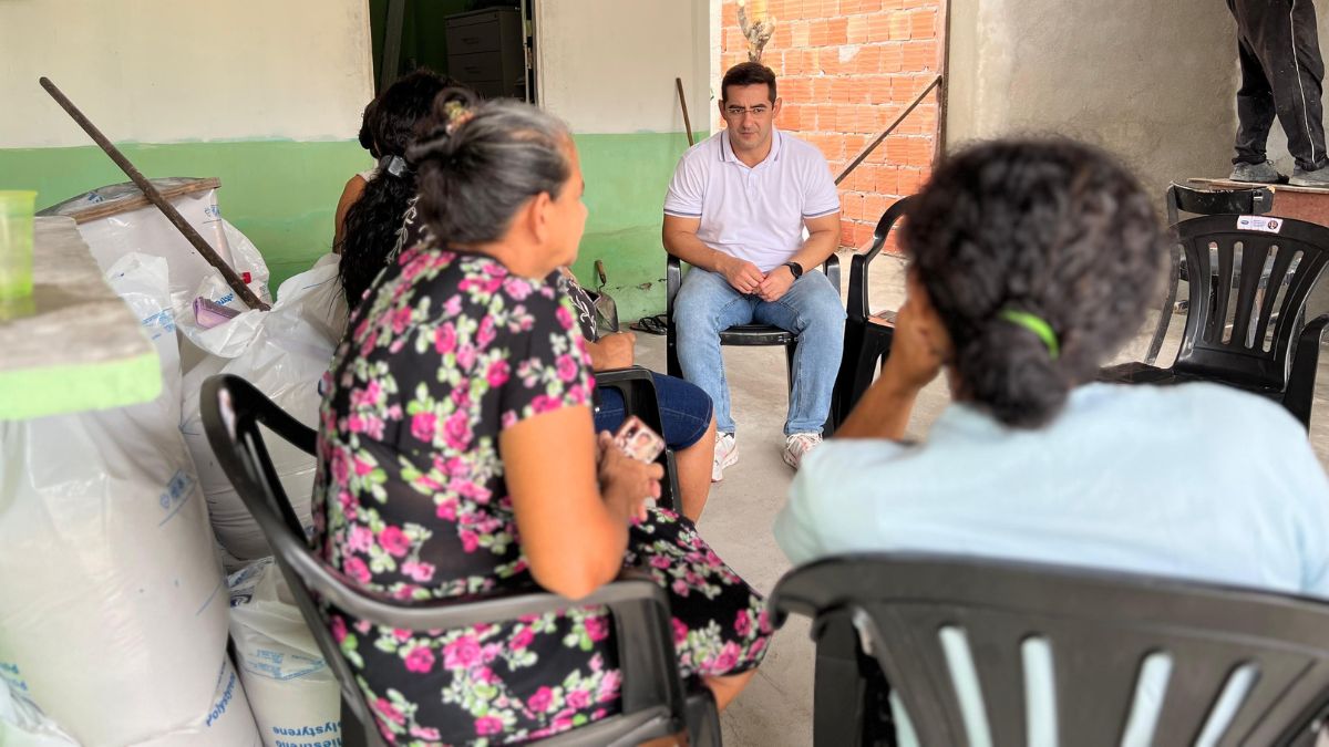 Saimon Bessa reforça compromisso com moradores do Lago Azul, na zona norte de Manaus