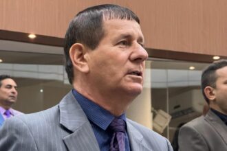 Prefeitura de Manaus sanciona lei de Roberto Sabino que proíbe verba pública para artistas com apologia à violência e sexualização