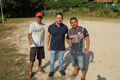 Marco Castilhos ouve moradores do bairro Vila Amazonas e reforça pedido por revitalização de quadra e campo de areia