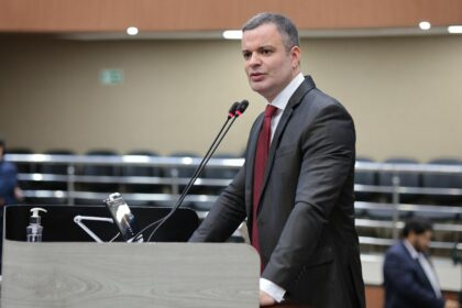Rodrigo Sá propõe criação do Programa Municipal de Escolas Cívico-Militares em Manaus