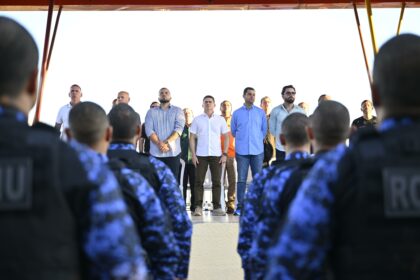 Prefeito David Almeida anuncia gratificação para agentes da Romu e criação da Polícia Municipal de Manaus, durante formatura da corporação