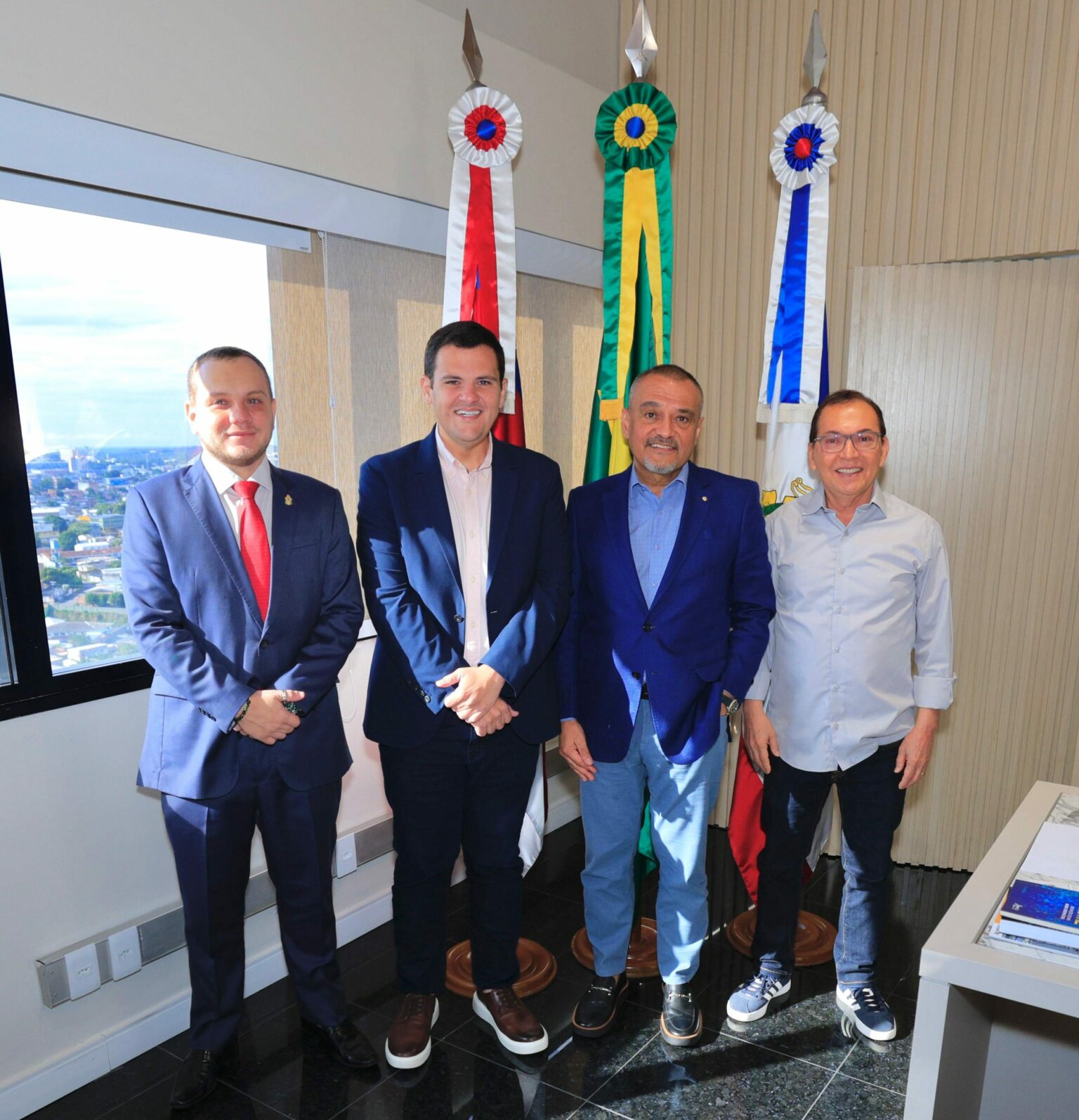 Prefeito em exercício Renato Junior visita TJ-AM