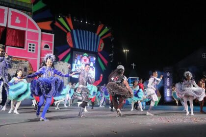 Quadrilhas de duelo e danças regionais são destaques na sexta noite de apresentações do Festival Folclórico do Amazonas