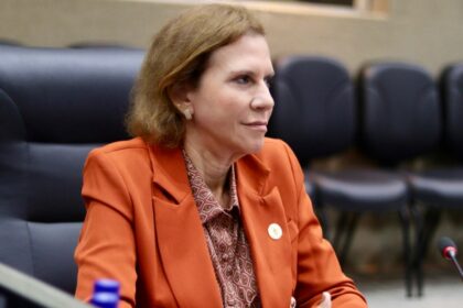 Yomara Lins defende valorização dos catadores de recicláveis durante Tribuna Popular na Câmara de Manaus