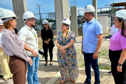 Yomara Lins participa de vistoria nas obras da Casa da Mulher Brasileira ao lado da ministra Márcia Lopes e do governador do Amazonas