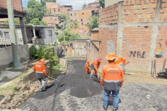 PMM asfalta pela primeira vez na comunidade Novo Reino