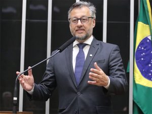 Comissão aprova projeto para garantir contrato em braile para pessoa com deficiência visual