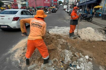 Prefeitura de Manaus realiza desobstrução de rede de drenagem profunda e combate alagamentos na avenida Floriano Peixoto