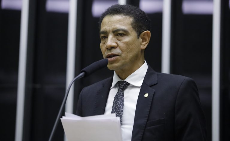 Comissão aprova diretrizes para assistência integral a crianças com malformações congênitas
