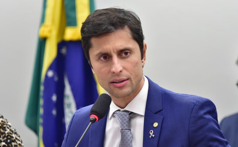 Comissão aprova prazo de 90 dias para fornecimento de cadeira de rodas pelo SUS