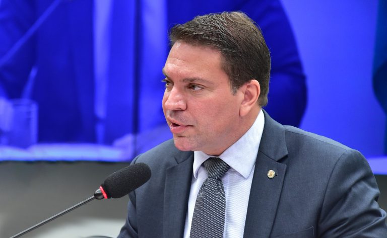 Comissão aprova regras para revista pessoal e inspeção íntima em prisão