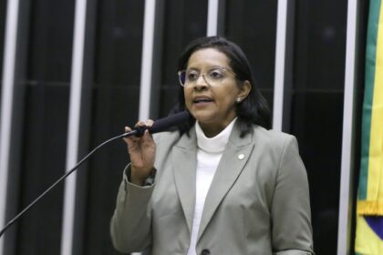 Comissão aprova penas maiores para crimes contra a honra cometidos com uso de IA