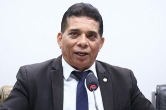Comissão aprova regra para facilitar identificação de preços de produtos por idosos 
