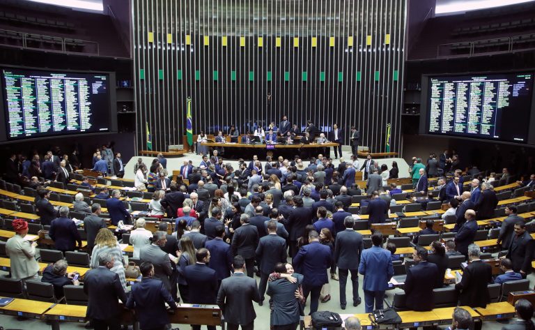 Reciprocidade tarifária e mudanças no licenciamento ambiental marcam votações da Câmara no 1º semestre
