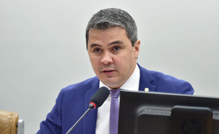 Comissão aprova dispensa de autorização de confederações para corridas de rua