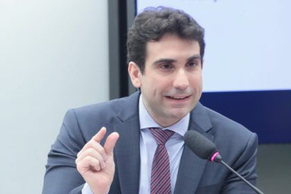 Presidente do Banco Central justifica taxa de juros em audiência na Câmara