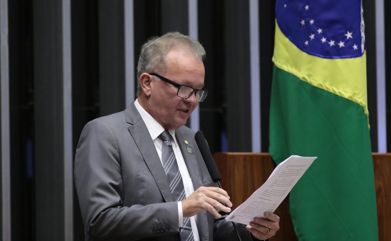 Câmara aprova novas regras para liberação de recursos do Fundo de Desenvolvimento Científico e Tecnológico