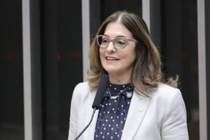 Comissão aprova garantia de atendimento prioritário no SUS para pacientes com endometriose