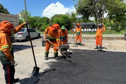 PMM reforça segurança viária com manutenção asfáltica no bairro Japiim