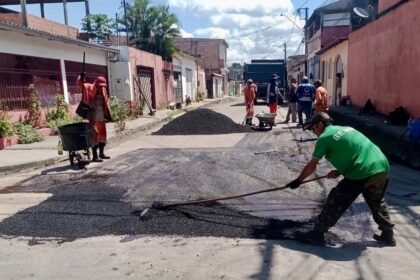 Prefeitura realiza manutenção asfáltica no bairro Jorge Teixeira