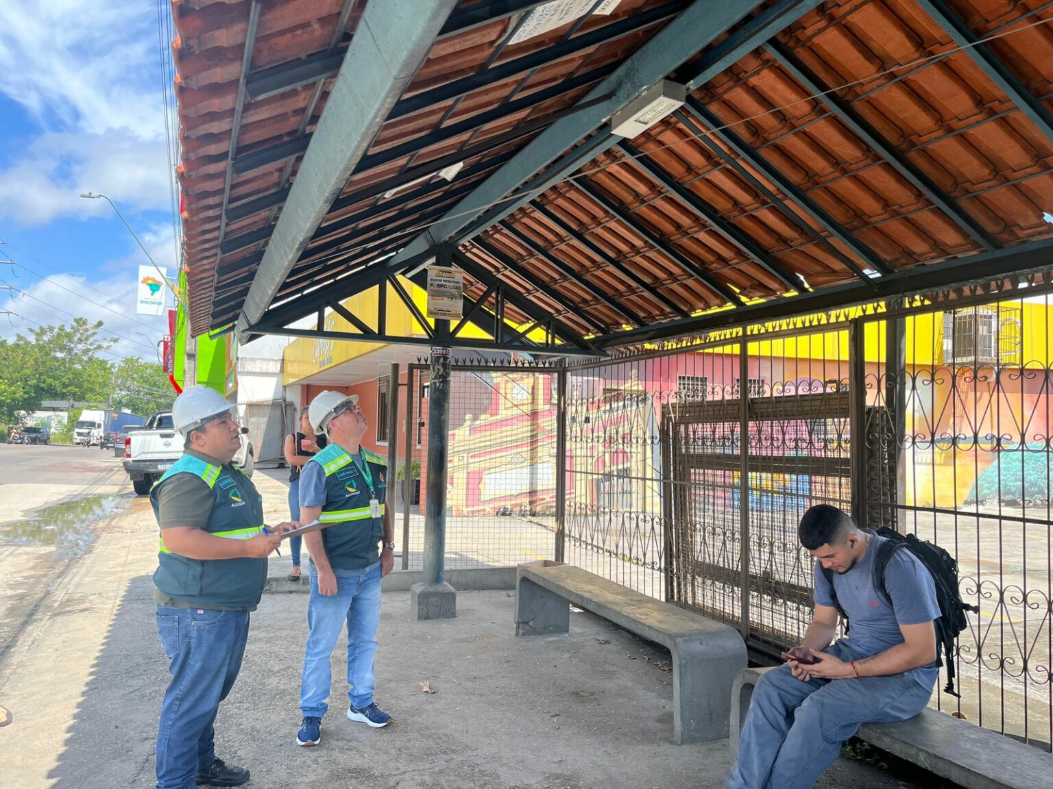 Ageman fiscaliza nova iluminação dos pontos de ônibus