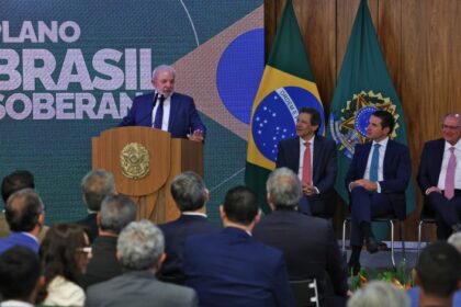 Medida provisória libera crédito de R$ 30 bi para empresas prejudicadas pelas tarifas dos EUA