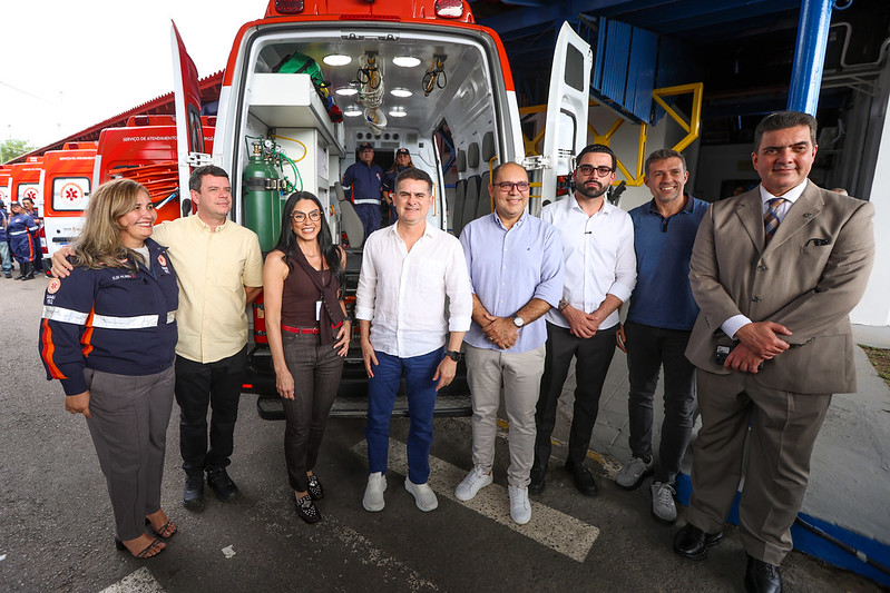 Prefeito David Almeida reforça atendimento pré-hospitalar com entrega de mais cinco novas ambulâncias ao Samu Manaus